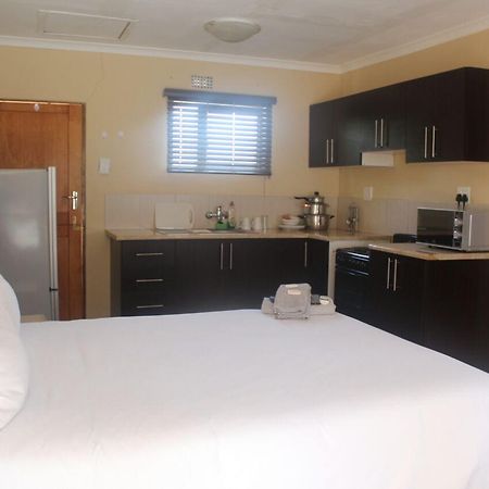 Mbopha Guest House Ulundi Екстериор снимка
