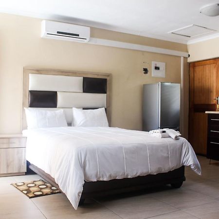 Mbopha Guest House Ulundi Екстериор снимка