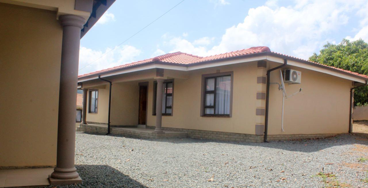 Mbopha Guest House Ulundi Екстериор снимка